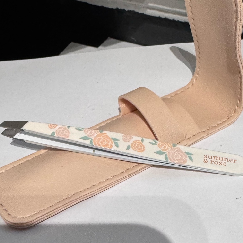 🌸✨ Summer & Rose Precision Tweezer with Carrying Case – Pretty & Functional ✨🌸